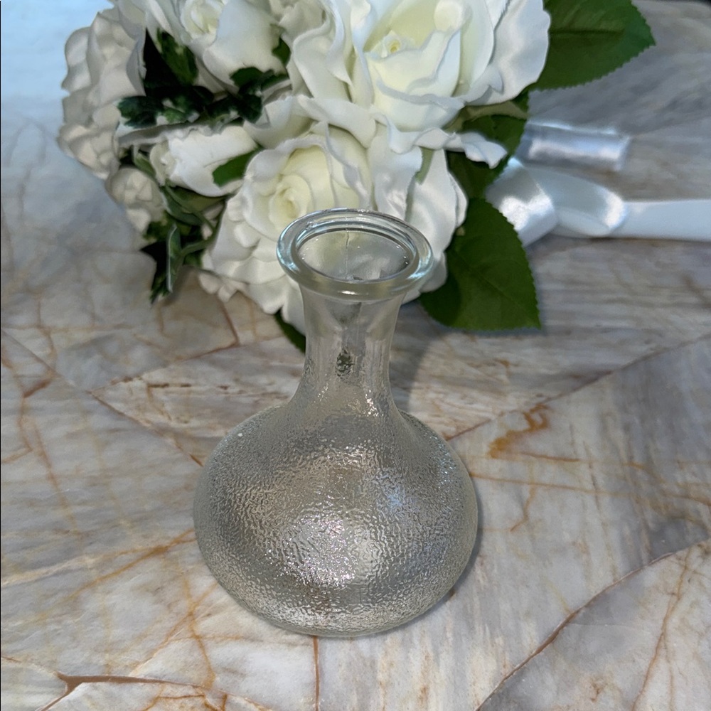 Elegant Glass Vase - Clear Small